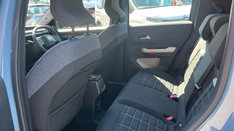 Citroen C3 1.2 Hybrid [110] Plus 5dr e-DCS6 Petrol Hatchback